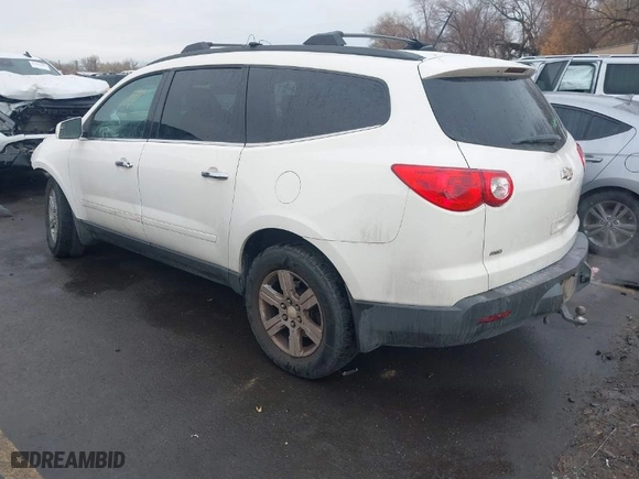 2011 Chevrolet Traverse LT w/1LT with VIN 1GNKVGED8BJ137769, listed as a IAAI auction lot 41138013 with 207,937 mi miles. Bid and sale history available at carsss.com. Image 3.
