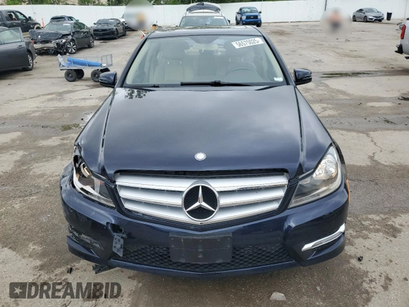 2013 Mercedes-Benz C 250 Sport с VIN WDDGF4HB9DR298923, выставлен на аукционе Copart как лот 56575025 с пробегом 63 041 миль миль и Списание • Salvage title. История ставок и продаж доступна на DreamBid. Изображение 5.