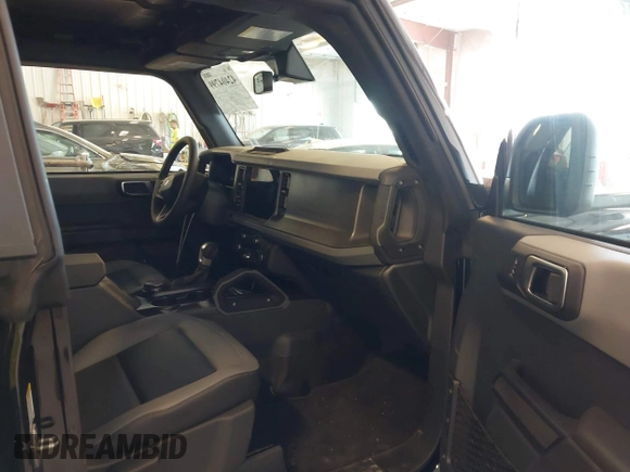 2024 Ford Bronco Big Bend z VIN 1FMDE7BH7RLB55036, wystawiony jako IAAI lot #42404799 z przebiegiem 1 054 mil mil oraz . Historia ofert i sprzedaży dostępna na DreamBid. Obrazek 5.