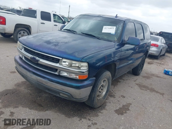 2006 Chevrolet Tahoe LS with VIN 1GNEC13V26R121022, listed as a IAAI auction lot 41714023 with 293,858 mi miles. Bid and sale history available at carsss.com. Image 2.