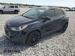 2021 Chevrolet Trax LT z VIN KL7CJLSB8MB356150, wystawiony jako Copart lot #52855555 z przebiegiem 51 781 mil mil oraz Szkoda całkowita • Salvage title. Historia ofert i sprzedaży dostępna na DreamBid. Obrazek 1.