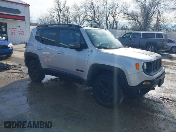 2018 Jeep Renegade Trailhawk with VIN ZACCJBCB6JPH69309, listed as a IAAI auction lot 41648170 with 52,254 mi miles. Bid and sale history available at carsss.com. Image 1.
