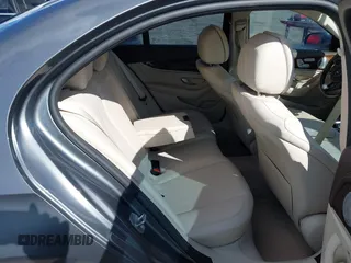 2017 Mercedes-Benz E-Class E 300 Luxury with VIN WDDZF4JB2HA137353, listed as a IAAI auction lot 40830208 with 1 mi miles. Bid and sale history available at carsss.com. Image 8.