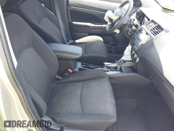 2020 Mitsubishi Outlander ES z VIN JA4AP3AU6LU017508, wystawiony jako IAAI lot #42354698 z przebiegiem 80 099 mil mil oraz . Historia ofert i sprzedaży dostępna na DreamBid. Obrazek 5.