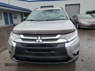 2018 Mitsubishi Outlander ES z VIN JA4AZ3A37JZ049398, wystawiony jako Copart lot #57813585 z przebiegiem 52 946 mil mil oraz Szkoda całkowita • Salvage title. Historia ofert i sprzedaży dostępna na DreamBid. Obrazek 5.