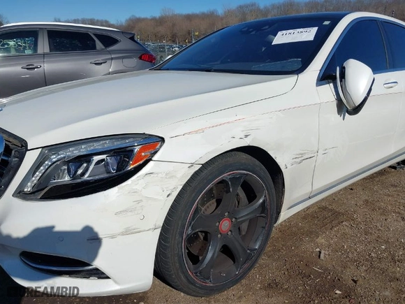 2014 Mercedes-Benz S-Class S 550 with VIN WDDUG8FB0EA057648, listed as a IAAI auction lot 41813892 with 135,578 mi miles. Bid and sale history available at carsss.com. Image 6.