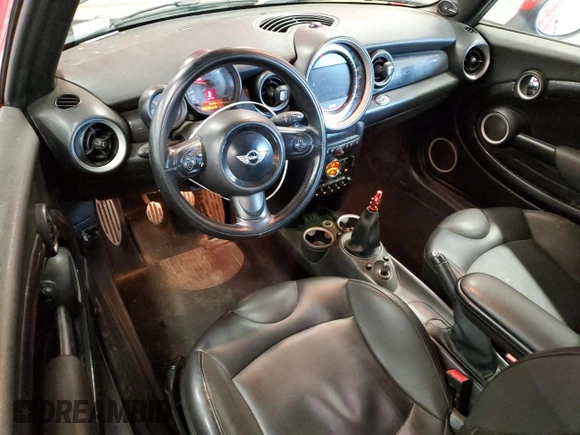 2015 MINI Convertible S z VIN WMWZP3C56FT298876, wystawiony jako Copart lot #41647375 z przebiegiem 96 038 mil mil oraz Szkoda całkowita • Salvage title. Historia ofert i sprzedaży dostępna na DreamBid. Obrazek 8.