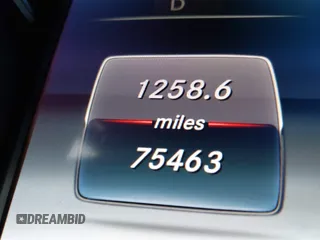 2018 Mercedes-Benz C 300 с VIN WDDWJ4KB5JF620733, выставлен на аукционе IAAI как лот 41730561 с пробегом 75 463 миль миль и . История ставок и продаж доступна на DreamBid. Изображение 15.