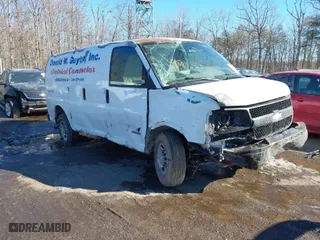 2005 Chevrolet Express Cargo Van with VIN 1GCGG25V151109899, listed as a IAAI auction lot 41287595 with 1 mi miles. Bid and sale history available at carsss.com. Image 1.