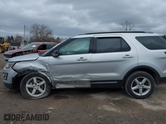 2017 Ford Explorer XLT with VIN 1FM5K8D81HGD94315, listed as a IAAI auction lot 41815160 with 97,022 mi miles and . Bid and sale history available at carsss.com. Image 14.