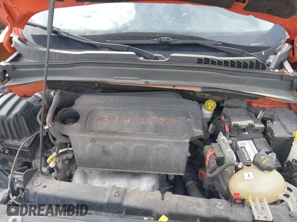 2015 Jeep Renegade Latitude with VIN ZACCJABT9FPB41532, listed as a IAAI auction lot 41977393 with 91,048 mi miles. Bid and sale history available at carsss.com. Image 10.