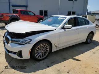 2022 BMW 5 Series 530i xDrive z VIN WBA13BJ0XNCK04961, wystawiony jako Copart lot #63655845 z przebiegiem 19 079 mil mil oraz Szkoda całkowita • Salvage title. Historia ofert i sprzedaży dostępna na DreamBid. Obrazek 1.