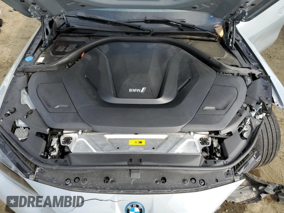 2023 BMW i4 eDrive40 z VIN WBY73AW04PFN71418, wystawiony jako Copart lot #49270665 z przebiegiem Nie podano mil oraz Szkoda całkowita • Salvage title. Historia ofert i sprzedaży dostępna na DreamBid. Obrazek 11.