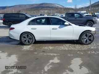 2025 Mercedes-Benz E 350 z VIN W1KLF4HB1SA116741, wystawiony jako IAAI lot #41553271 z przebiegiem 1 025 mil mil oraz . Historia ofert i sprzedaży dostępna na DreamBid. Obrazek 13.