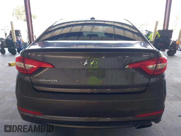 2016 Hyundai Sonata SE z VIN 5NPE24AF3GH372746, wystawiony jako IAAI lot #42343113 z przebiegiem 146 919 mil mil oraz . Historia ofert i sprzedaży dostępna na DreamBid. Obrazek 16.