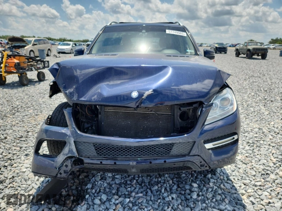 2015 Mercedes-Benz M 350 z VIN 4JGDA5HB3FA553046, wystawiony jako Copart lot #57749985 z przebiegiem 120 138 mil mil oraz Nie do naprawy • Non repairable. Historia ofert i sprzedaży dostępna na DreamBid. Obrazek 5.