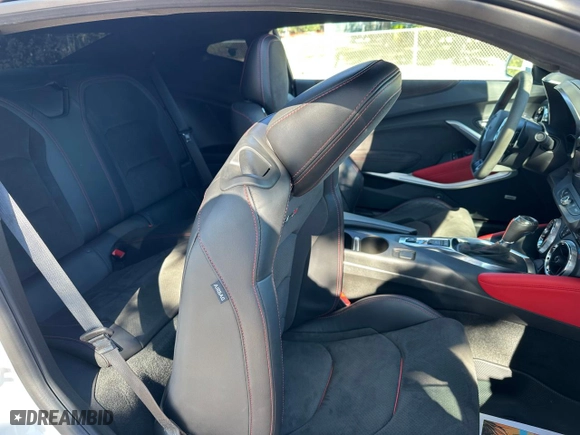 2022 Chevrolet Camaro ZL1 with VIN 1G1FK1R61N0129527, listed as a Copart auction lot 88288895 with 19,037 mi miles and Clean Title. Bid and sale history available at carsss.com. Image 6.