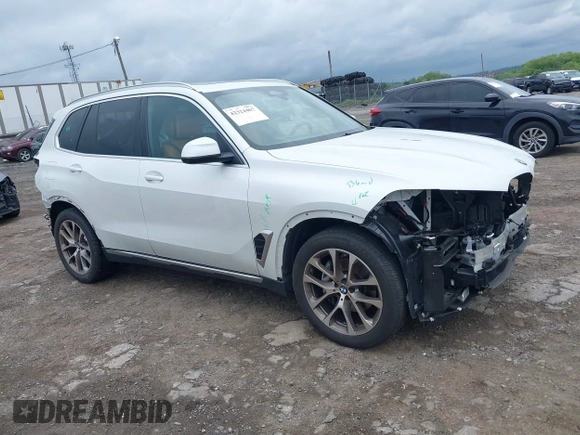 2024 BMW X5 xDrive40i with VIN 5UX23EU0XR9T63789, listed as a IAAI auction lot 42324467 with 25,057 mi miles and . Bid and sale history available at DreamBid. Image 1.