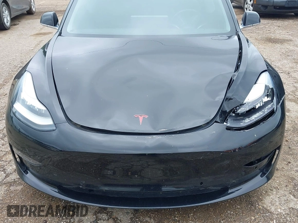 2018 Tesla Model 3 Long Range Battery z VIN 5YJ3E1EB3JF186733, wystawiony jako IAAI lot #42093891 z przebiegiem 102 435 mil mil oraz . Historia ofert i sprzedaży dostępna na DreamBid. Obrazek 6.