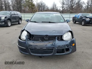 2010 Volkswagen Jetta SE with VIN 3VWRZ7AJ2AM038256, listed as a Copart auction lot 47631015 with 205,579 mi miles and Salvage title. Bid and sale history available at DreamBid. Image 5.