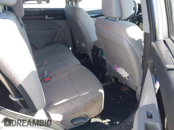 2014 Kia Sorento LX with VIN 5XYKTDA72EG489389, listed as a IAAI auction lot 41905133 with 152,578 mi miles. Bid and sale history available at carsss.com. Image 8.