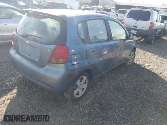 2007 Chevrolet Aveo LS z VIN KL1TD666X7B728902, wystawiony jako IAAI lot #40950124 z przebiegiem Nie podano mil oraz . Historia ofert i sprzedaży dostępna na DreamBid. Obrazek 4.