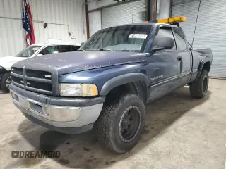 2001 Dodge 1500 z VIN 3B7HF13Z31M256701, wystawiony jako Copart lot #51690065 z przebiegiem 174 719 mil mil oraz Czysty tytuł • Clean title. Historia ofert i sprzedaży dostępna na DreamBid. Obrazek 1.