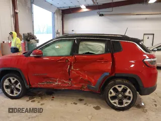 2018 Jeep Compass Limited with VIN 3C4NJDCB4JT113302, listed as a IAAI auction lot 41481864 with 202,510 mi miles and . Bid and sale history available at carsss.com. Image 14.