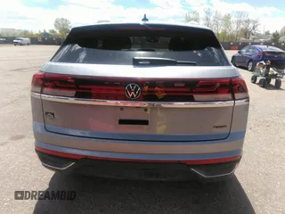 2024 Volkswagen Atlas SE with VIN 1V2LE2CAXRC206712, listed as a IAAI auction lot 42056806 with 15,670 mi miles and . Bid and sale history available at DreamBid. Image 16.