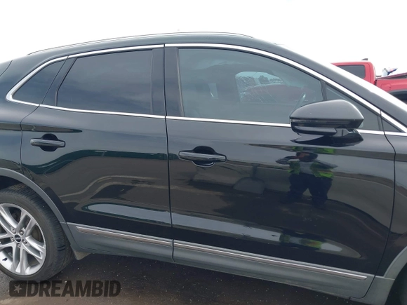 2018 Lincoln MKC Reserve with VIN 5LMTJ3DH5JUL31574, listed as a IAAI auction lot 41789286 with 109,504 mi miles and . Bid and sale history available at DreamBid. Image 13.