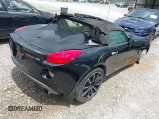 2007 Pontiac Solstice GXP z VIN 1G2MG35X17Y125299, wystawiony jako IAAI lot #42168624 z przebiegiem 123 526 mil mil oraz . Historia ofert i sprzedaży dostępna na DreamBid. Obrazek 4.