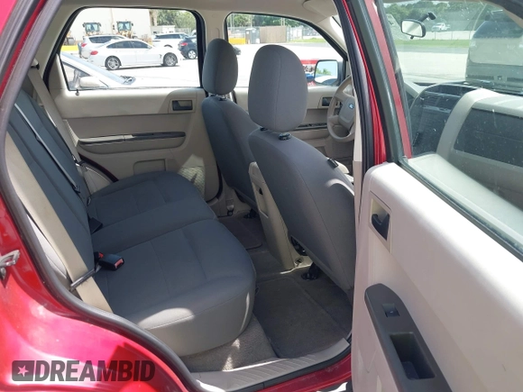 2008 Ford Escape XLS z VIN 1FMCU02Z28KB15112, wystawiony jako IAAI lot #42730429 z przebiegiem 109 831 mil mil oraz . Historia ofert i sprzedaży dostępna na DreamBid. Obrazek 8.