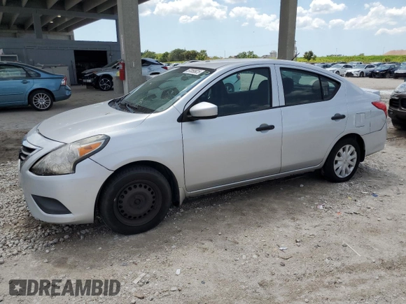 2016 Nissan Versa S z VIN 3N1CN7AP3GL859294, wystawiony jako Copart lot #57069925 z przebiegiem 124 928 mil mil oraz Czysty tytuł • Clean title. Historia ofert i sprzedaży dostępna na DreamBid. Obrazek 1.