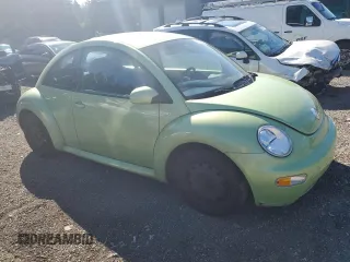 2003 Volkswagen New Beetle Coupe GL with VIN 3VWBK21C23M429257, listed as a Copart auction lot 67990214 with 153,804 mi miles and Clean Title. Bid and sale history available at carsss.com. Image 4.