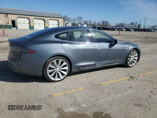 2014 Tesla Model S 60 with VIN 5YJSA1S17EFP47508, listed as a Copart auction lot 47589275 with 108,151 mi miles and Salvage Title. Bid and sale history available at DreamBid. Image 3.