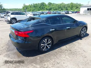 2017 Nissan Maxima SV z VIN 1N4AA6AP7HC409368, wystawiony jako IAAI lot #42253811 z przebiegiem 101 010 mil mil oraz . Historia ofert i sprzedaży dostępna na DreamBid. Obrazek 4.