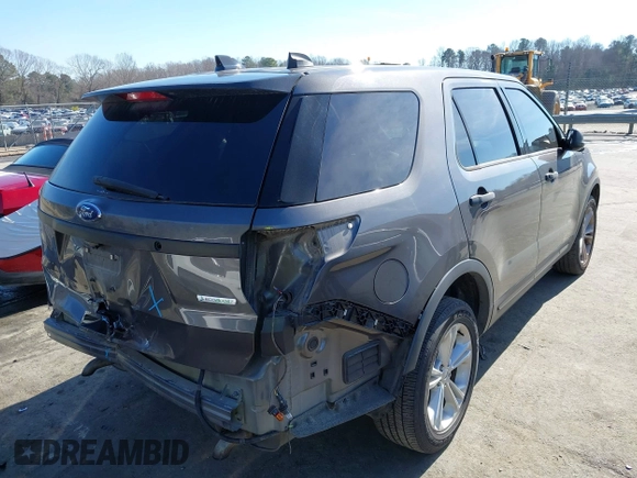 2017 Ford Police Interceptor Utility z VIN 1FM5K8AT7HGA70942, wystawiony jako IAAI lot #41491918 z przebiegiem 38 208 mil mil oraz . Historia ofert i sprzedaży dostępna na DreamBid. Obrazek 4.