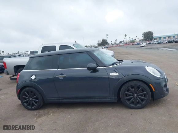 2014 MINI Cooper Hardtop S with VIN WMWXM7C51ET926588, listed as a IAAI auction lot 41808120 with NaN miles. Bid and sale history available at carsss.com. Image 13.