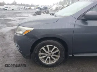 2013 Nissan Pathfinder SV with VIN 5N1AR2MM6DC670669, listed as a IAAI auction lot 41727260 with 186,112 mi miles. Bid and sale history available at carsss.com. Image 12.