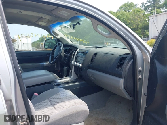 2008 Toyota Tundra z VIN 5TBBV54168S523406, wystawiony jako IAAI lot #42445574 z przebiegiem 117 947 mil mil oraz . Historia ofert i sprzedaży dostępna na DreamBid. Obrazek 5.