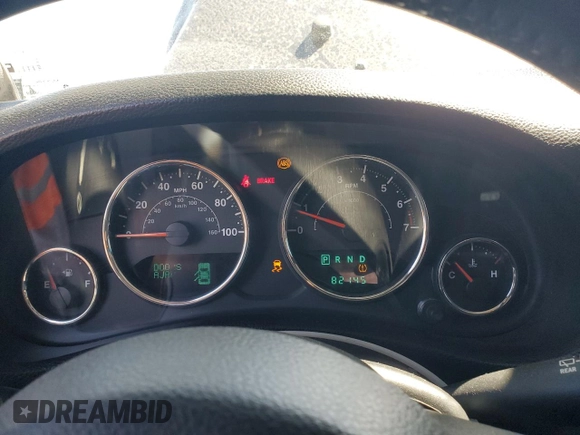 2014 Jeep Wrangler Unlimited Sahara z VIN 1C4BJWEG4EL164226, wystawiony jako Copart lot #53849355 z przebiegiem 82 145 mil mil oraz Szkoda całkowita • Salvage title. Historia ofert i sprzedaży dostępna na DreamBid. Obrazek 9.