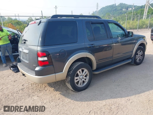 2010 Ford Explorer Eddie Bauer z VIN 1FMEU7EE5AUA86919, wystawiony jako IAAI lot #42431979 z przebiegiem 137 403 mil mil oraz . Historia ofert i sprzedaży dostępna na DreamBid. Obrazek 4.