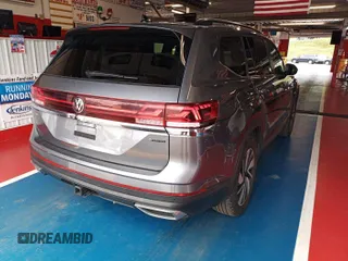 2024 Volkswagen Atlas SE with VIN 1V2HR2CA4RC567377, listed as a IAAI auction lot 42845567 with 16,658 mi miles and . Bid and sale history available at DreamBid. Image 31.