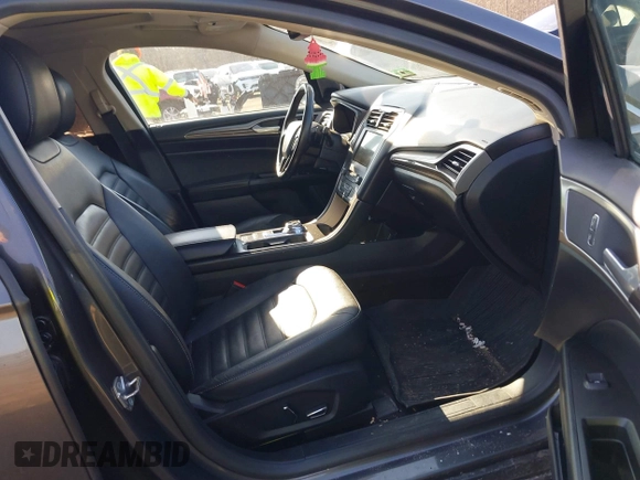2017 Ford Fusion SE z VIN 3FA6P0HDXHR321008, wystawiony jako IAAI lot #41620779 z przebiegiem 110 116 mil mil oraz . Historia ofert i sprzedaży dostępna na DreamBid. Obrazek 5.