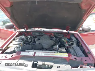 1998 Ford Explorer XL z VIN 1FMZU34E4WZC17697, wystawiony jako IAAI lot #42215382 z przebiegiem 211 538 mil mil oraz . Historia ofert i sprzedaży dostępna na DreamBid. Obrazek 10.