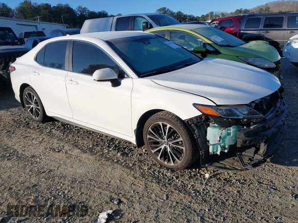 2020 Toyota Camry SE z VIN 4T1G11AK9LU997770, wystawiony jako IAAI lot #41397948 z przebiegiem 97 338 mil mil oraz . Historia ofert i sprzedaży dostępna na DreamBid. Obrazek 1.