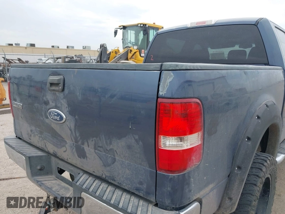 2004 Ford F-150 XLT z VIN 1FTPW14584KB95073, wystawiony jako IAAI lot #41815933 z przebiegiem 223 420 mil mil oraz . Historia ofert i sprzedaży dostępna na DreamBid. Obrazek 6.