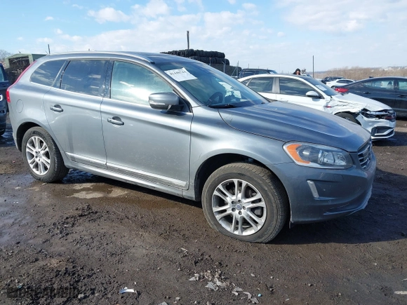 2016 Volvo XC60 T5 Platinum with VIN YV4612RM1G2829728, listed as a IAAI auction lot 41446744 with 69,217 mi miles. Bid and sale history available at carsss.com. Image 1.