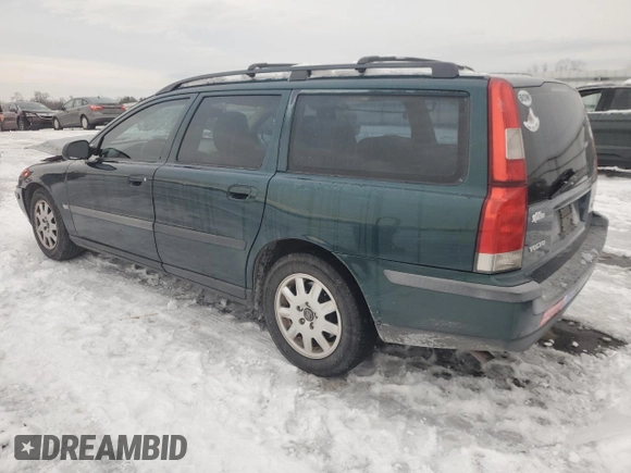 2001 Volvo V70 with VIN YV1SW61R712114990, listed as a Copart auction lot 41371175 with 155,049 mi miles and Clean Title. Bid and sale history available at carsss.com. Image 2.