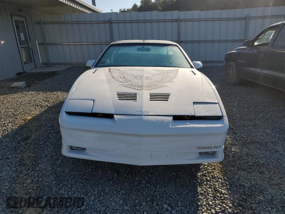 1988 Pontiac Firebird z VIN 1G2FW2183JL204840, wystawiony jako Copart lot #69142254 z przebiegiem 62 529 mil mil oraz Czysty tytuł • Clean title. Historia ofert i sprzedaży dostępna na DreamBid. Obrazek 5.
